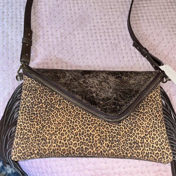 Leander Leather Cheetah Simon Handbag/Crossbody NWTπ€©π€©π€© - Picture 2 of 10